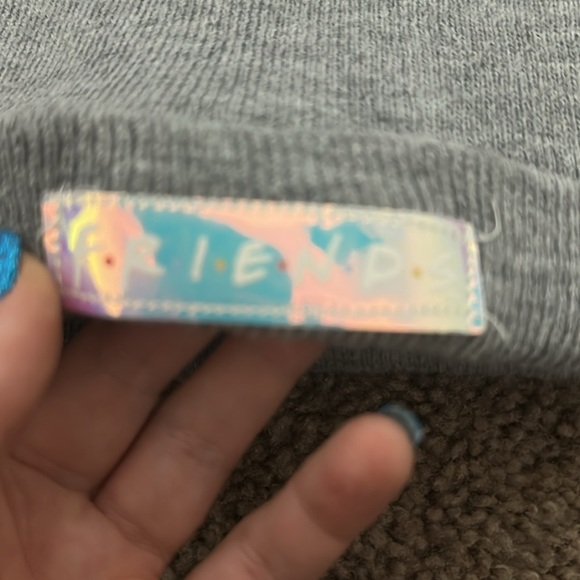 FRIENDS grey beanie - Picture 3 of 8